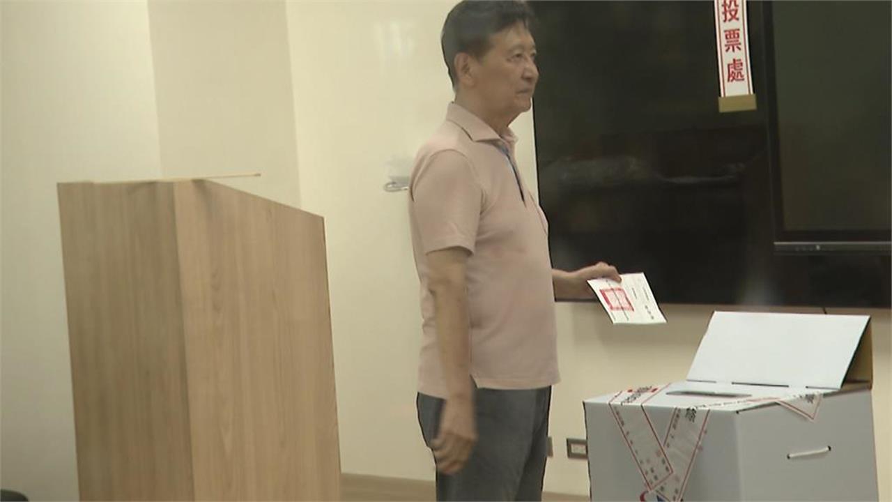 趙少康7月開心亮票「涉違反選罷法」！突當庭認罪請求從輕量刑