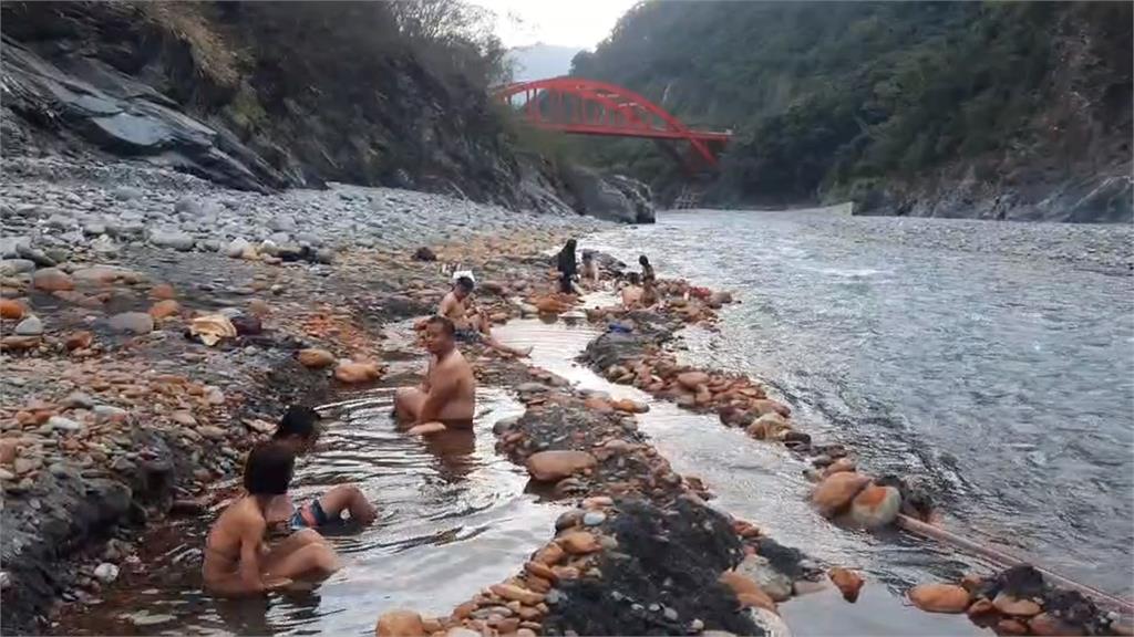 台東紅葉溫泉水質、溫度高　「野溪溫泉」冰火二重天超紓壓