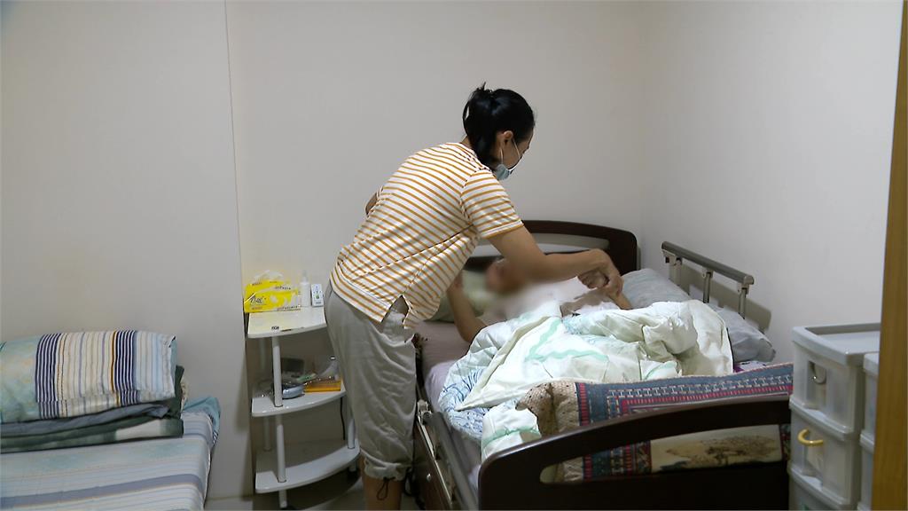 派遣鐘點看護到家服務原定3/31開跑先喊卡　　鐘點收費偏高有待商確