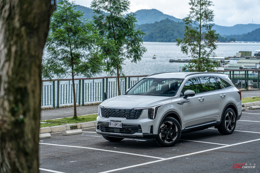 油電三排旗艦強襲市場 小改款 Kia Sorento 有一戰豪華品牌的實力?