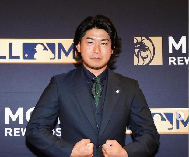 MLB(影)／日籍強投入選大聯盟年度第2隊　頒獎典禮上開心大展歌喉