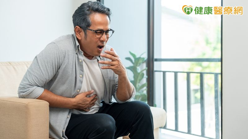 以為年紀大體力退化!68歲男愈來愈喘 檢查竟確診第四期肺腺癌