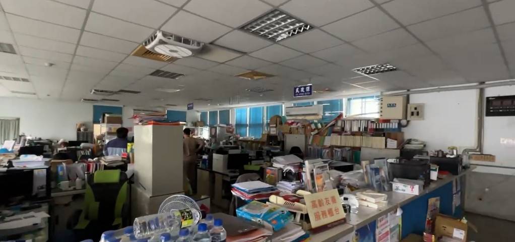 快新聞/嘉義布袋公所變「黑工廠」 摸黑辦公還得借電腦