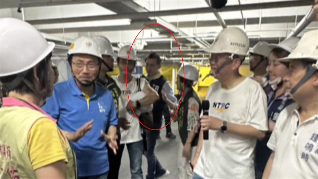 "那ㄟ安捏"？　　被爆陪侯視察卻先閃？　　葉元之否認遭嗆"遲到早退不只一次"
