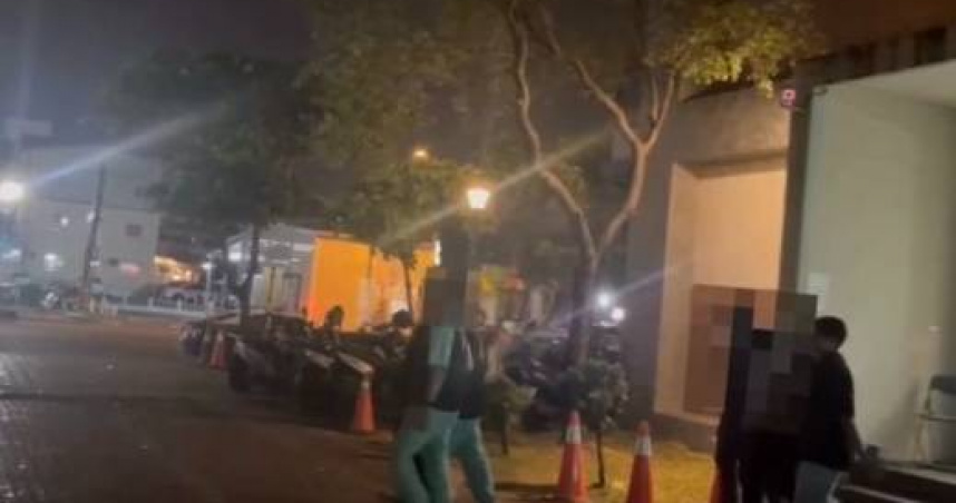 屏東萬丹街頭槍戰！雙方砸店引爆火拼　槍手逃亡11天後帶槍投案
