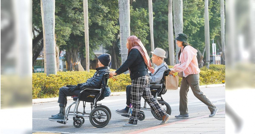 弱老相殘2／長照3.0九月上路　民團提「類帳戶制」整合本外國照顧資源