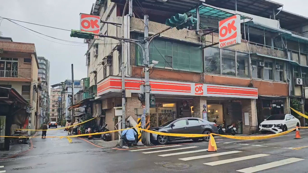 轎車撞斷基隆管線瓦斯外洩　駕駛逃逸居民追逐未果