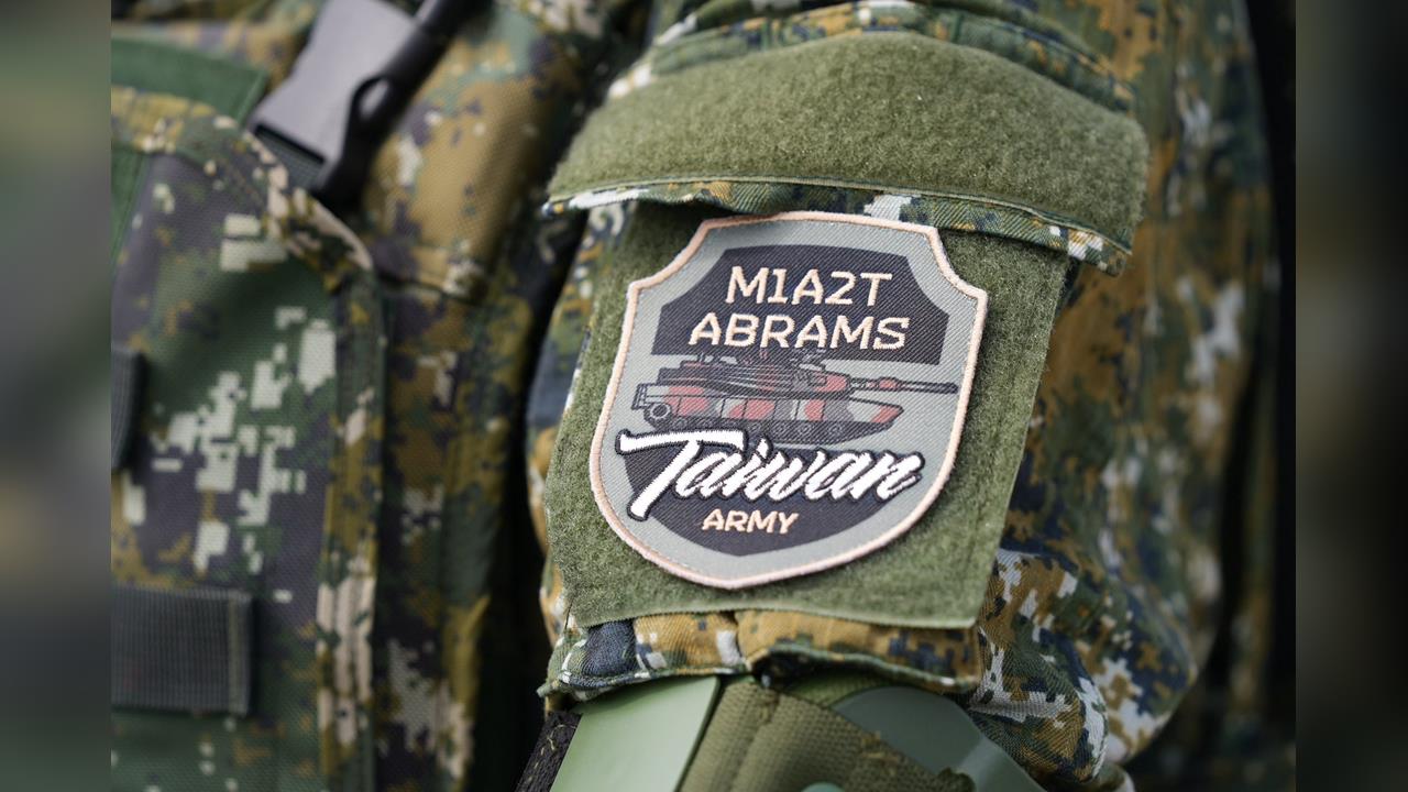 快新聞/M1A2T戰車成軍!紀念臂章開賣秒殺 青文創宣布再版