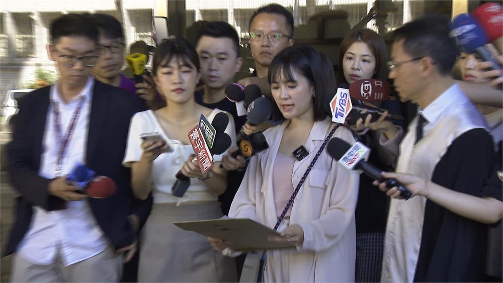 不滿鍾小平爆柯文哲收賄上億　吳怡萱赴北院提刑事自訴