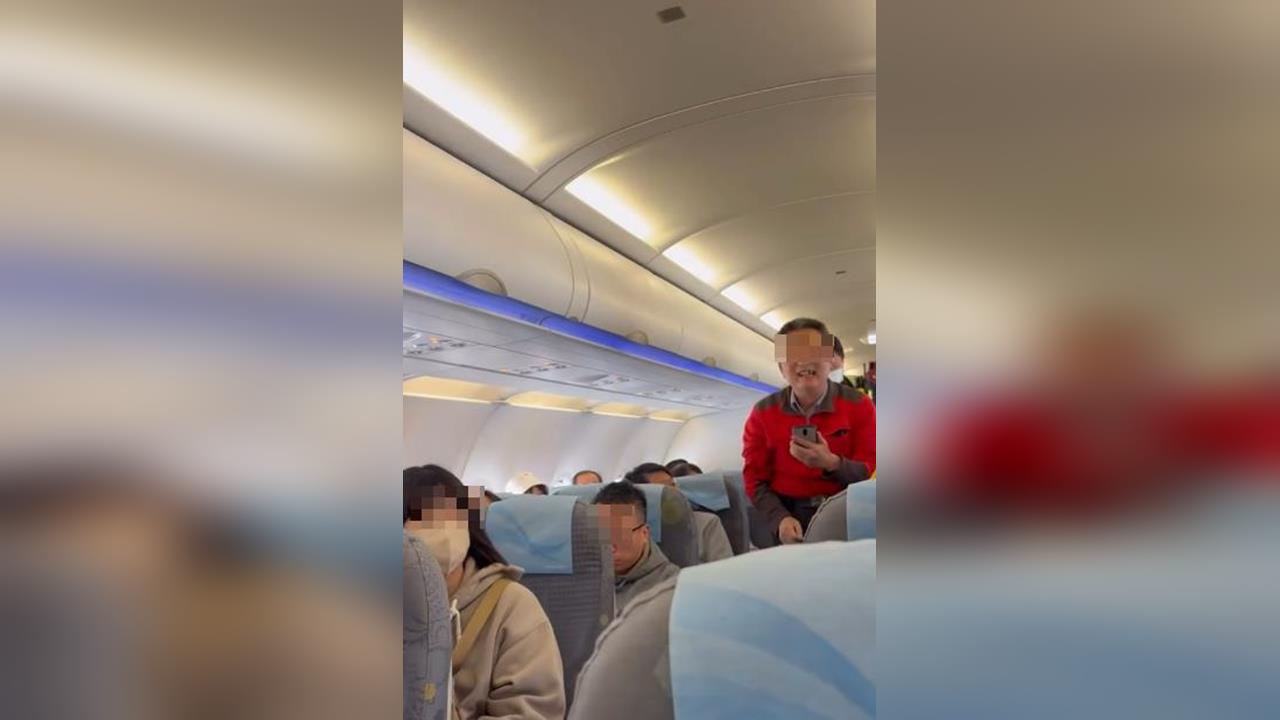 快新聞／立榮金門航班有奧客！中年男拒換座位辱罵空姐　自稱「烈士卓長仁」遭航警帶離