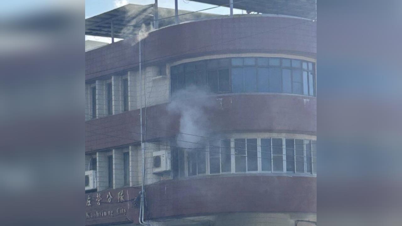 左營消防隊"寢室起火"! 疑電線走火竄濃煙"急灌救"