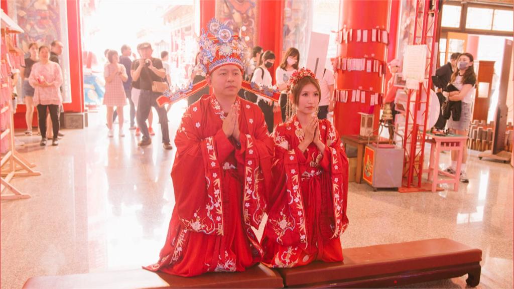 月老聯誼活動首對結婚就送金牌！　鹿耳門聖母廟兌現承諾