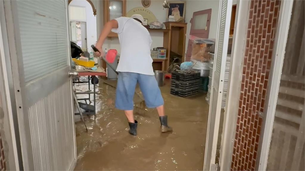 嘉義暴雨社區擋土牆破損擴大! 泥水湧民宅居民苦嘆