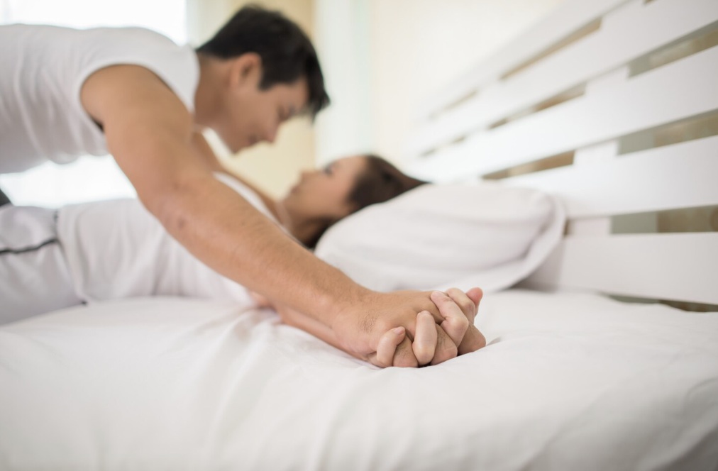 人妻偷情嬌喊「強到軟腳」！手機曝光老少通吃　露骨對話：激烈高潮好幾次