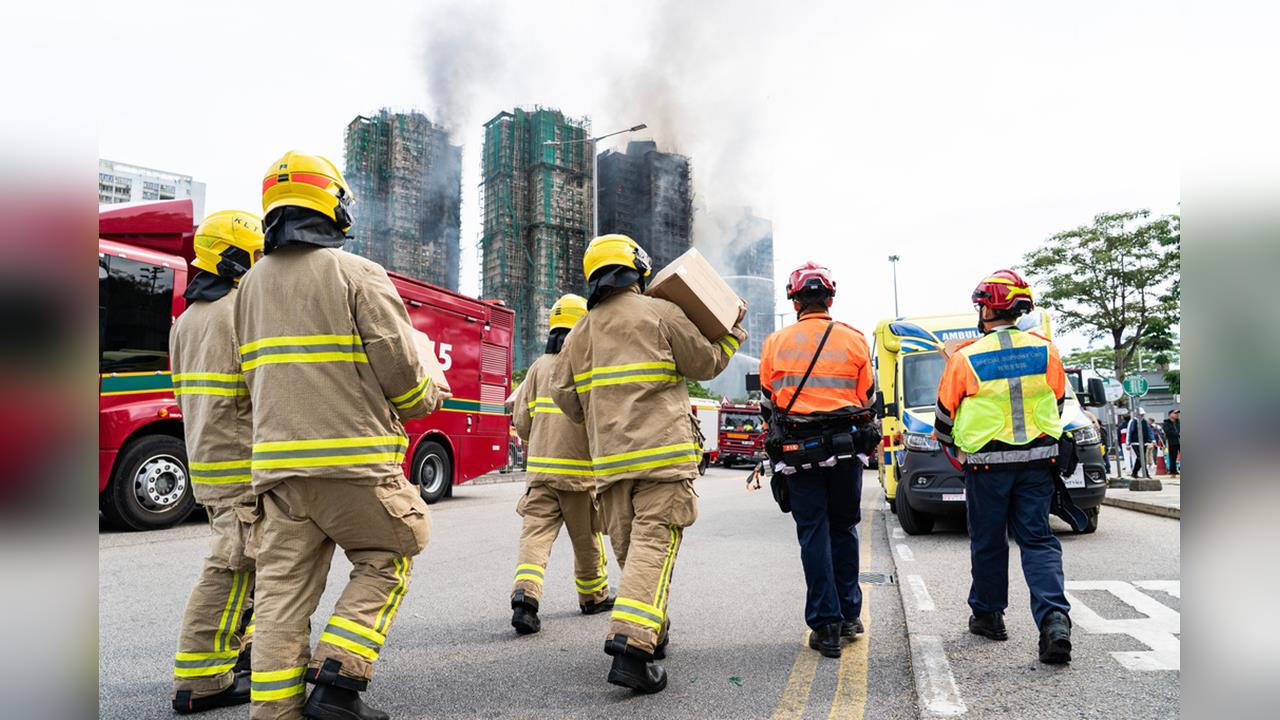 快新聞/香港宏福苑大火奪走55條人命 家屬悲痛「她和最愛的貓一起走了」