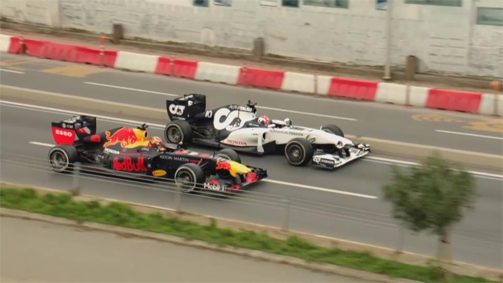 F1土耳其大獎賽造勢 紅牛賽車橫跨歐亞大陸