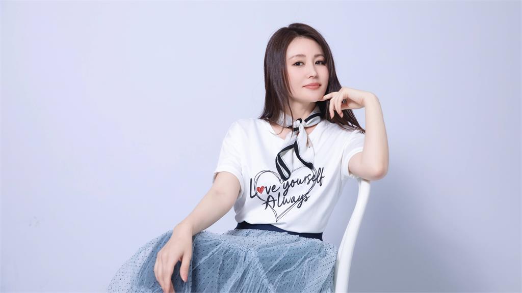 佐藤麻衣為子息影10年無預警都說了！單親育兒7年罕吐：當媽好累