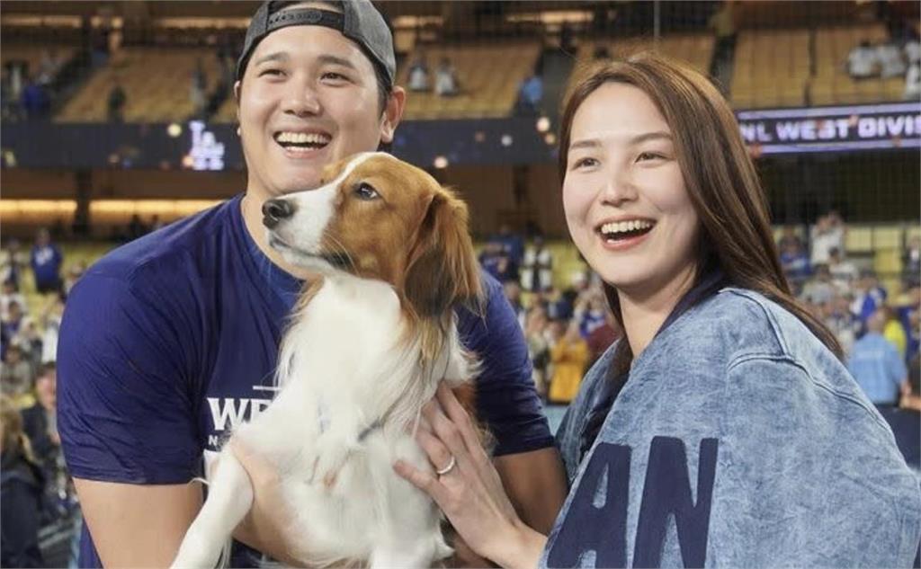 MLB/道奇大谷翔平入選大聯盟「十大球星」!愛犬、愛妻也爆紅