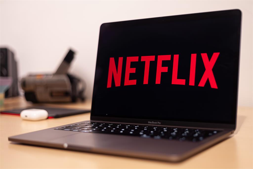 快新聞／營收成長放緩、退訂數增　Netflix再解雇300人