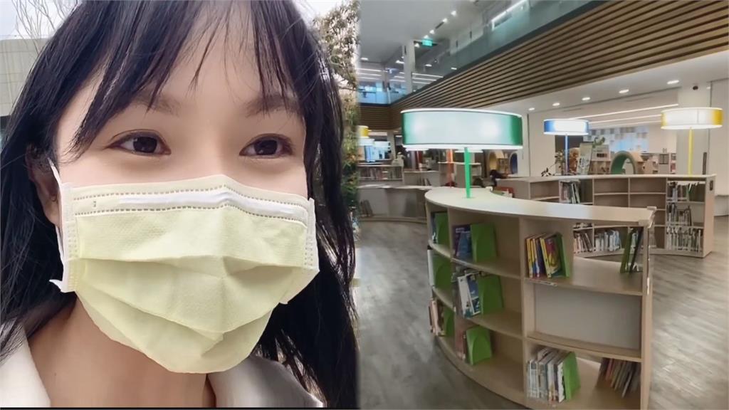 中國人妻逛台灣圖書館驚見「中共禁書」　興奮喊：可以光明正大地看