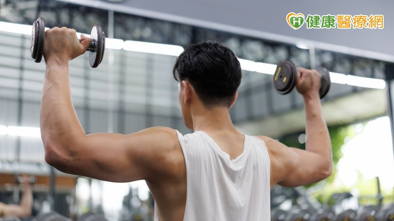 練肌肉好處再+1?研究:胸背肌肉品質佳 心肌梗塞風險較低 