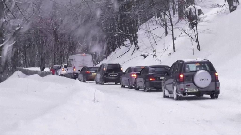 暴風雪襲捲巴爾幹半島　多國交通幾乎癱瘓
