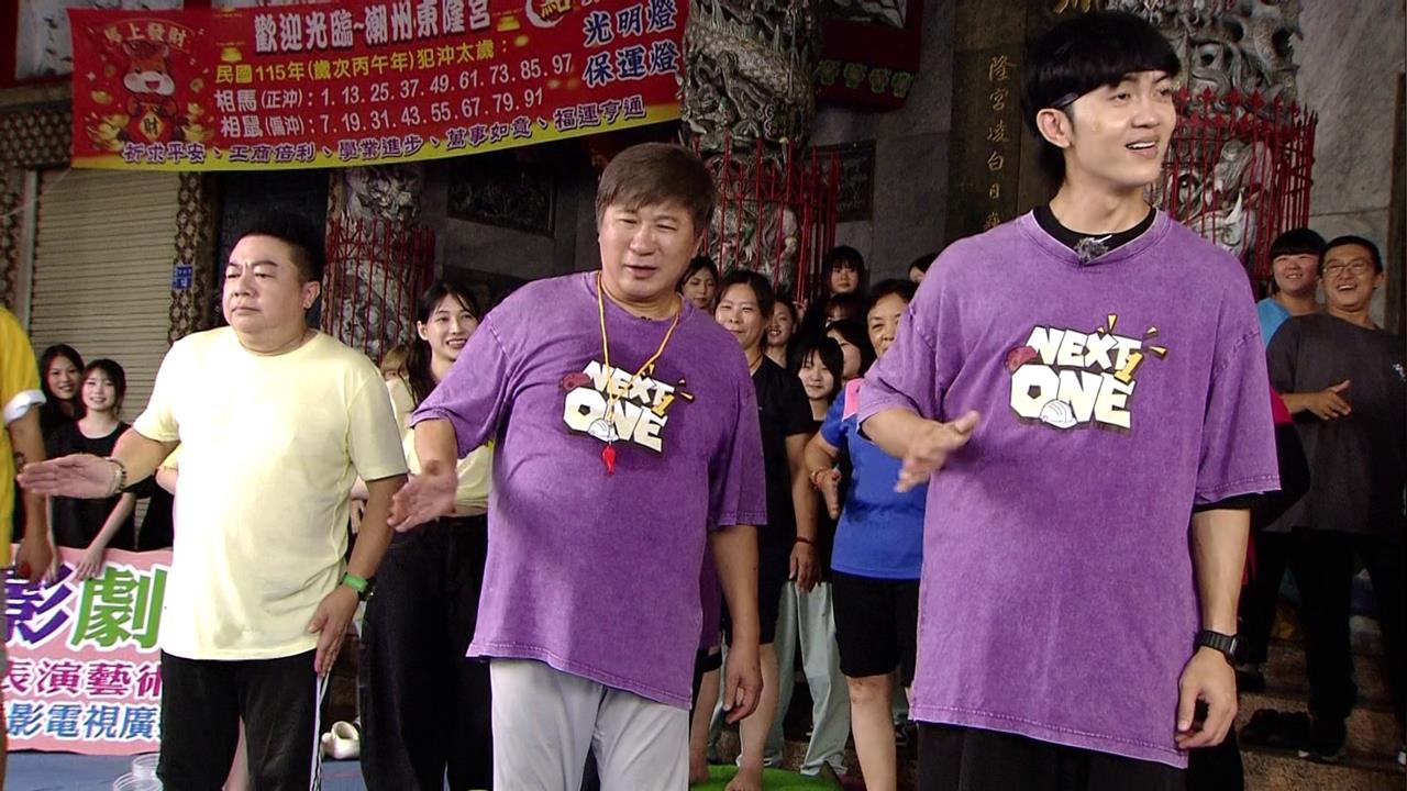 胡瓜錄影爆出事了！挑戰鐵架出意外「重摔倒地」全場嚇壞衝上救人　畫面曝光