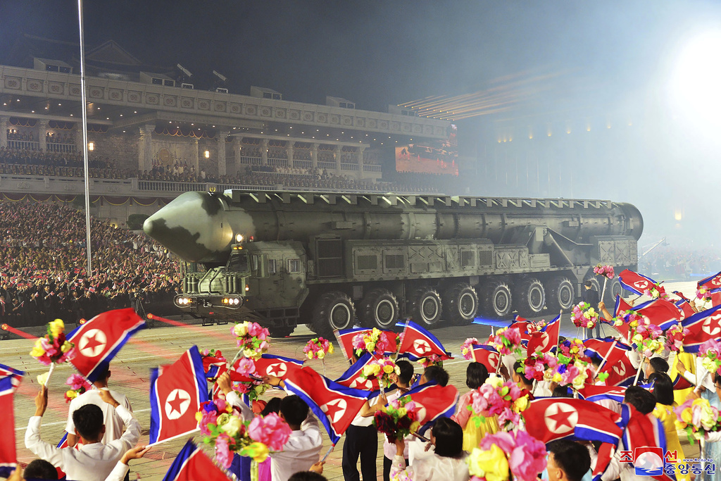 中朝俄組「鐵三角」一致對外？　北朝鮮盛大閱兵　蕭依古、李鴻忠列席觀禮
