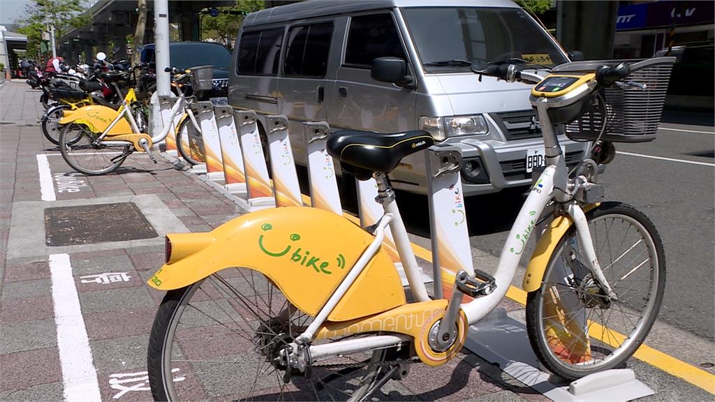 Ubike也有「類行人」帝王條款？他騎車險撞「突入」單車怒噴：害人犯罪！