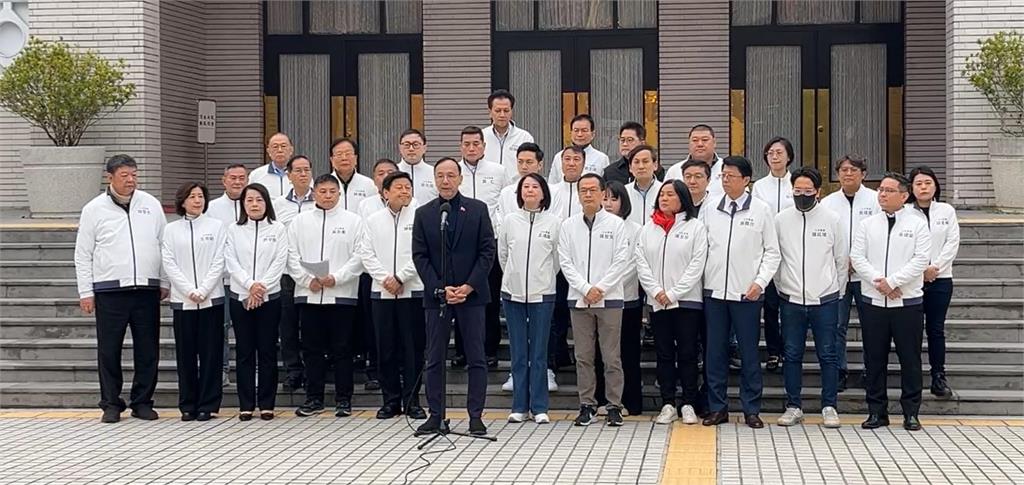 快新聞／藍推反廢死、反戒嚴公投反制大罷免　林俊憲幫翻譯：我們沒招了、白忙一場