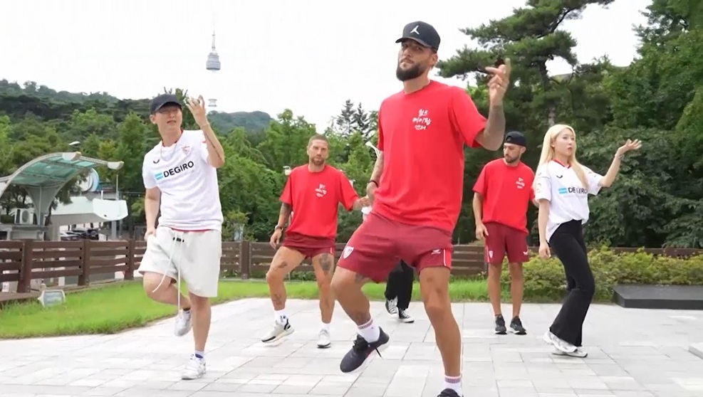 為友誼賽造訪南韓 <em>西甲</em>足球員學跳BTS舞蹈