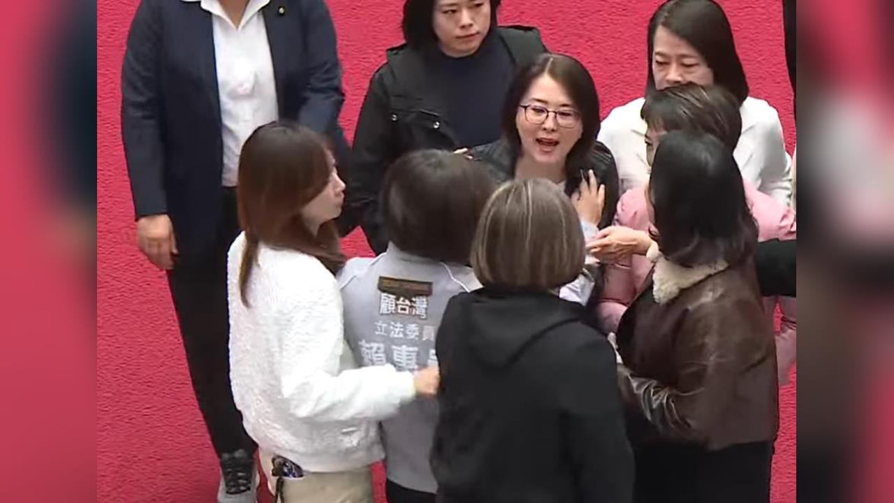 快新聞／改革成果全沒了！中天復台、黨產解凍、助理費除罪　民進黨怒批丟臉