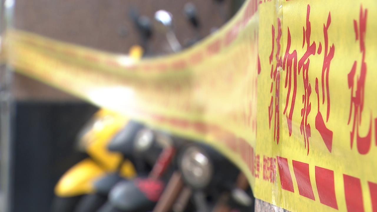 天降三大造型磚！多台機車遭砸　車主怒：管委會態度消極