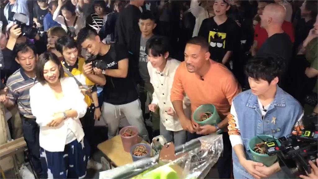 夜線／威爾史密斯快閃寧夏夜市！民眾尖叫直呼幸運