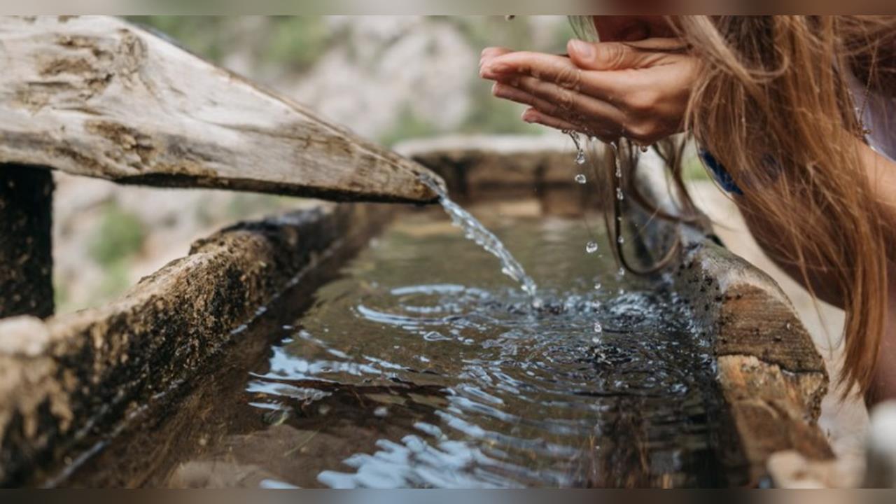 喝「1物」恐釀禍？婦人臉歪、失語　醫開顱揪潛伏多年5cm「活蟲」