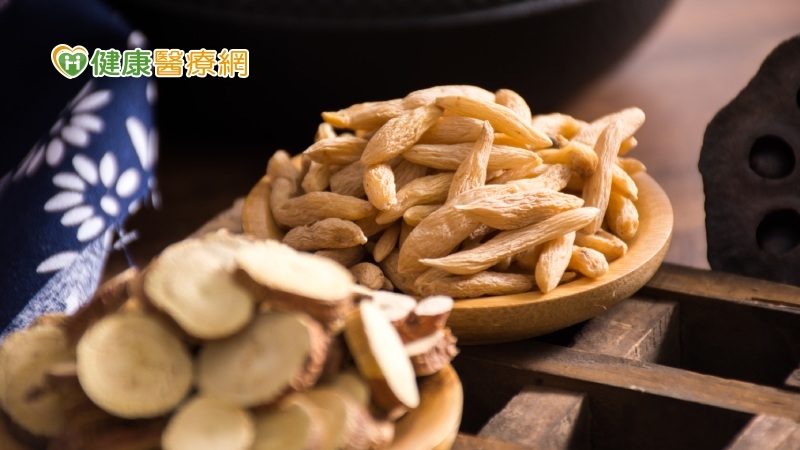 乾燥症上身欲哭無淚怎麼辦？靠「百合麥冬茶」助緩解
