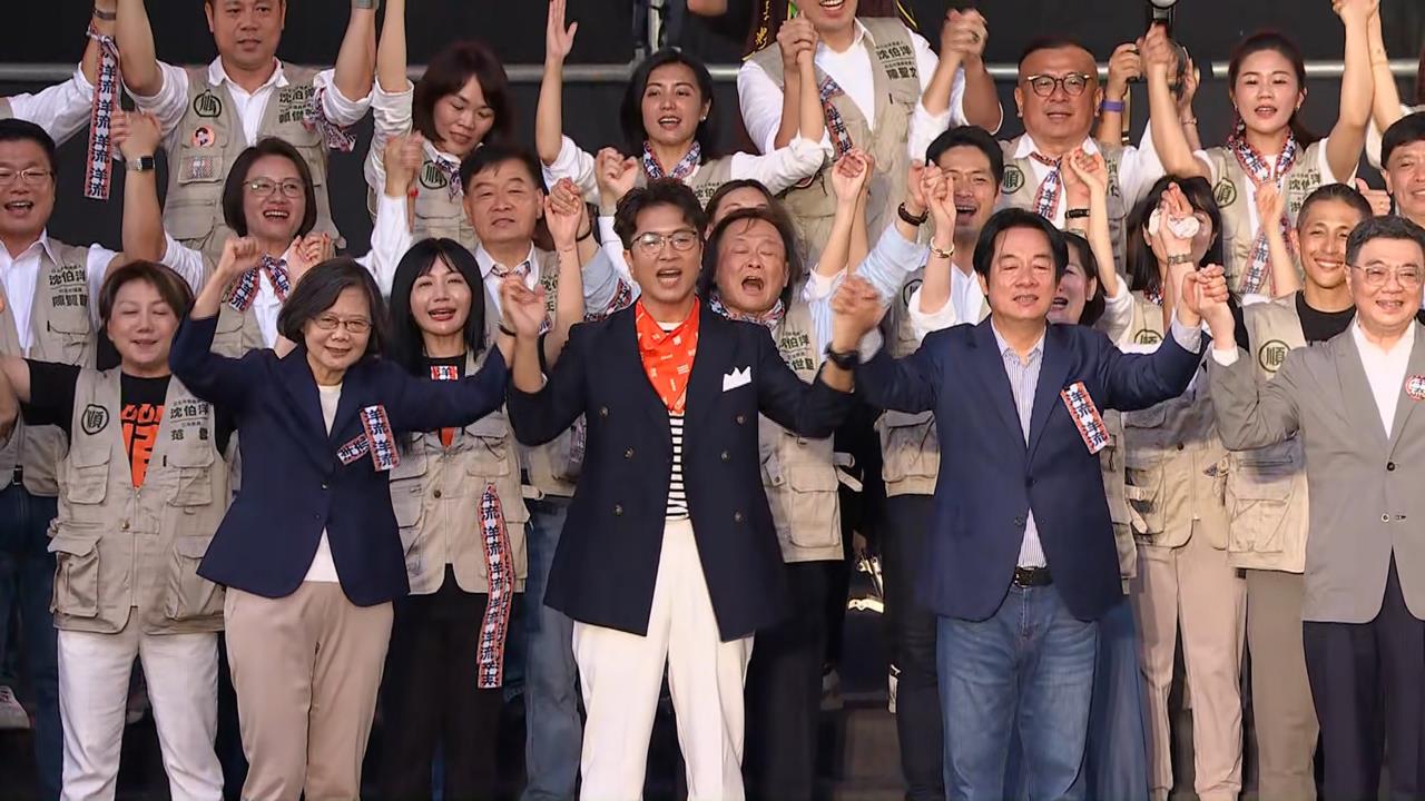 兌現承諾！　洋流擠爆中山南路　沈伯洋獻唱晚安台灣
