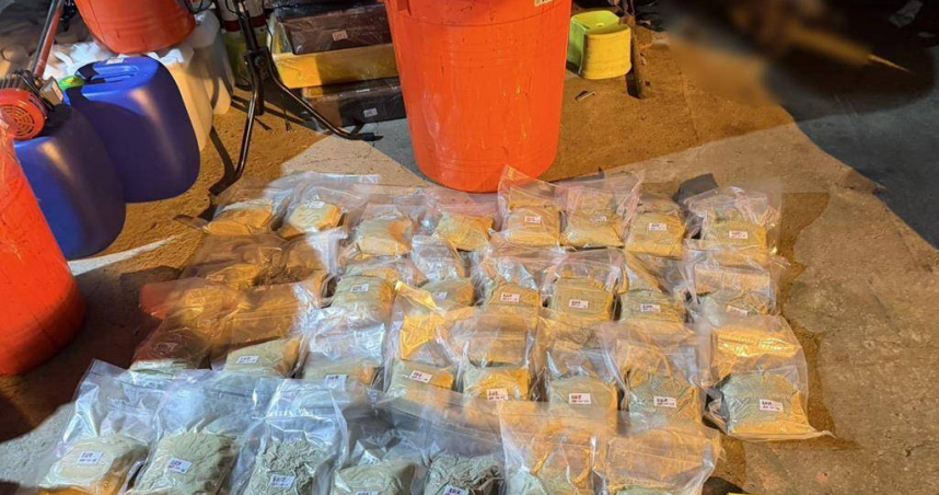 高雄山區工寮藏「製毒廠」 警破獲市值億元「喵喵」毒品、逮3嫌