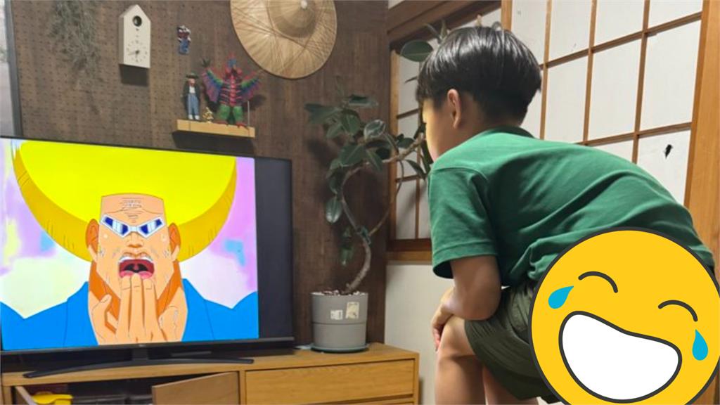 日本男童看動漫驚見「超獵奇坐姿」！1500萬網驚呆：核心太強了