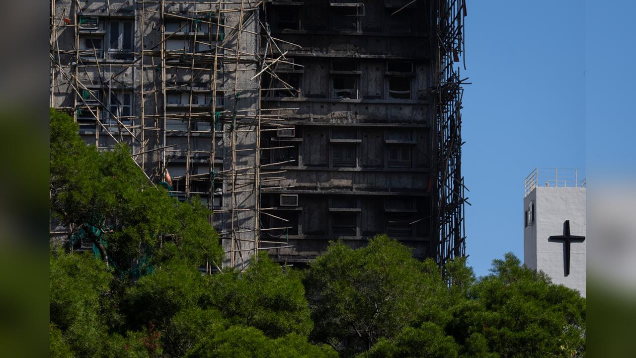 快新聞／香港宏福苑大火首場公聽會　起火點指向「菸蒂引燃紙箱」