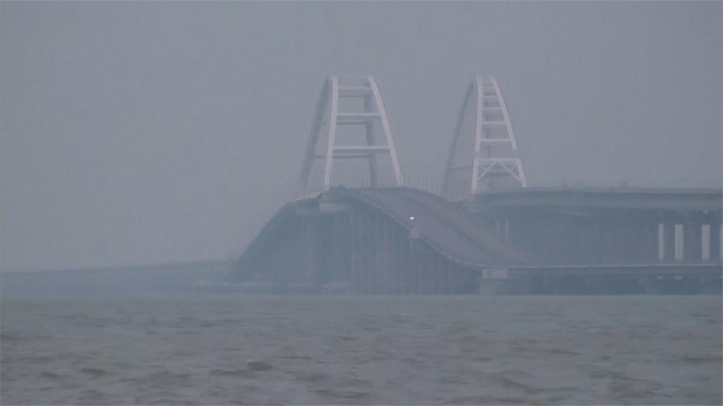 烏克蘭奇襲轟炸克里米亞大橋　引爆水下逾千公斤炸藥
