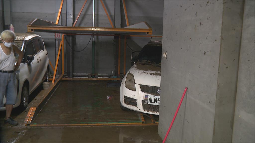 大雷雨襲新店　地下停車場遭殃水還沒抽完...　又發豪雨特報