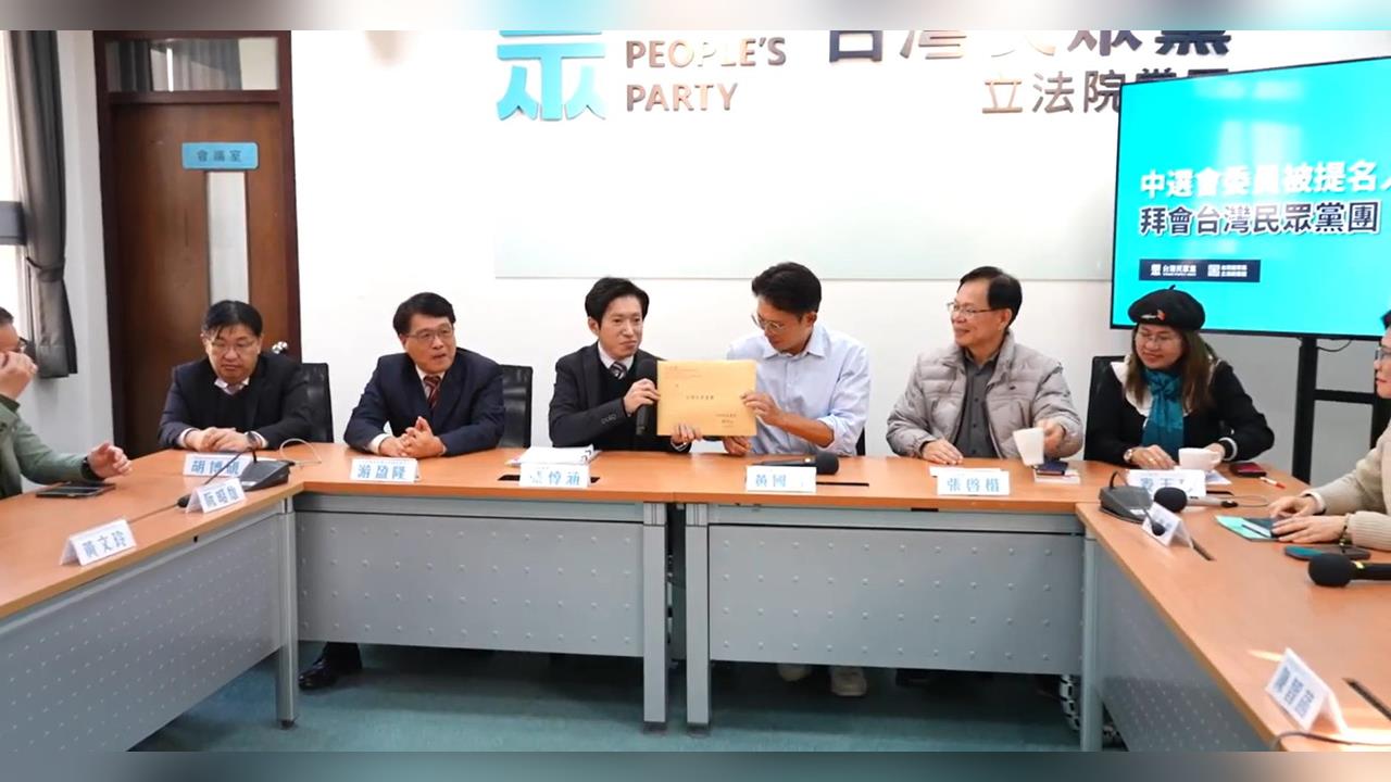 快新聞／張惇涵拜會民眾黨團「一段話」讓黃國昌尷尬微笑