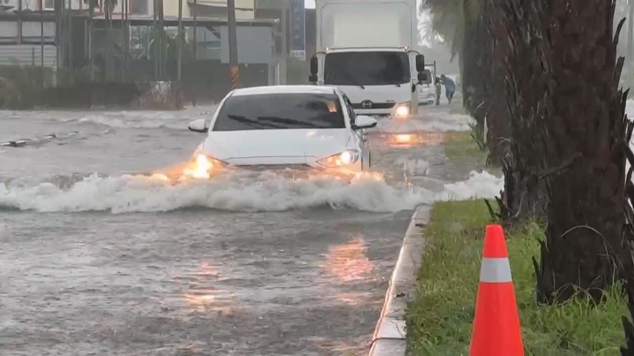 不斷更新／台南、高雄半夜大逆轉！跟進屏東放豪雨假　新竹縣2校緊急停課
