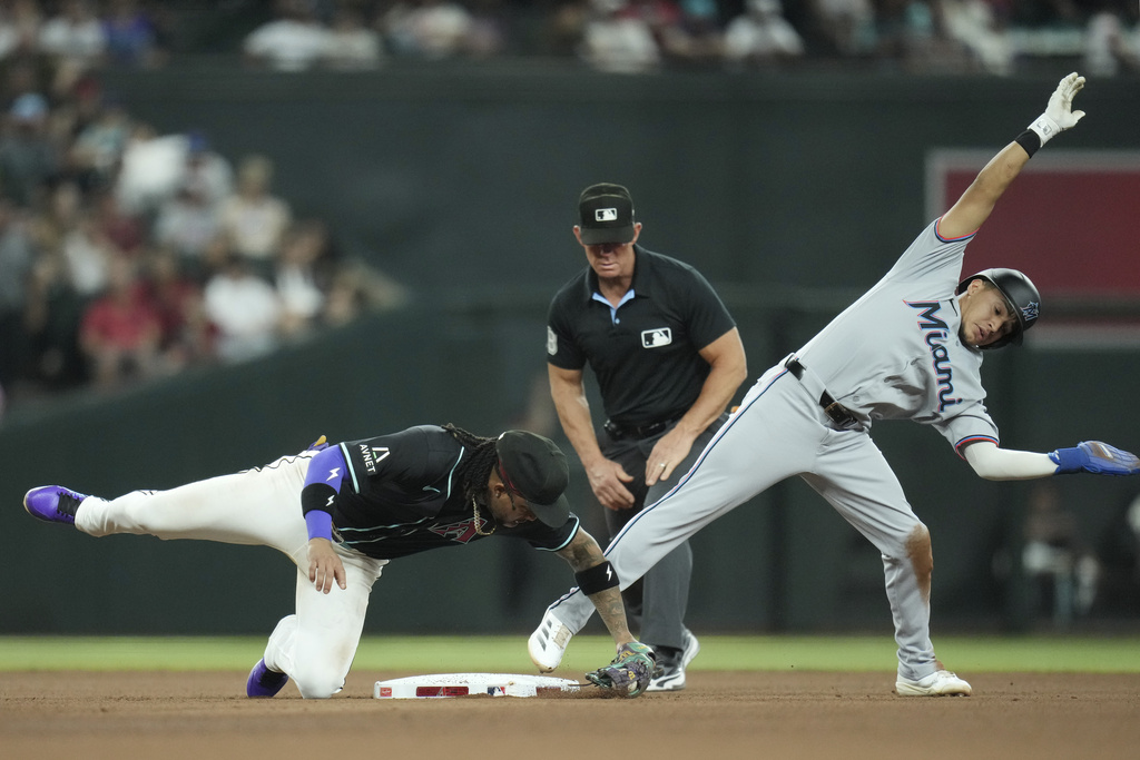 MLB(影)/小蛇投手人人失準!單場狂丟10個四壞保送 總教頭坦言無法接受