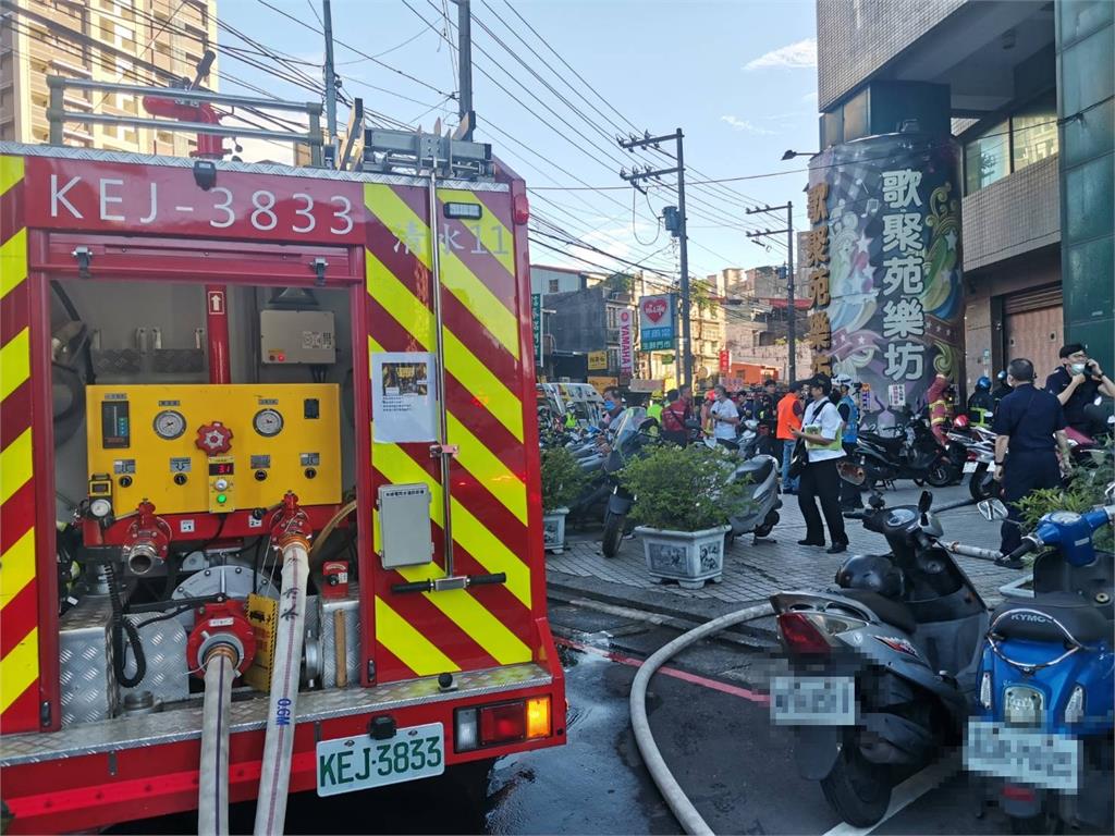 快新聞／新北土城卡拉OK店發生火警　已救出1女、尚有1人確認中