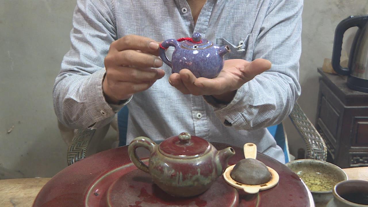 冰雕師轉業「陶藝創作」　紅紫鈞釉茶壺令人驚艷