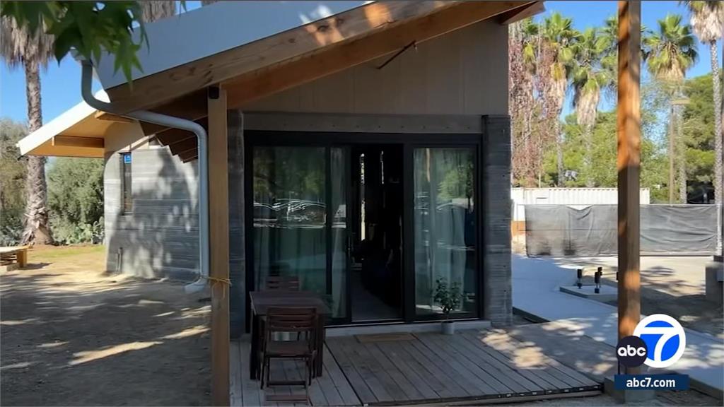 花15個月打造未來綠能宅　洛杉磯「3D列印」12坪小屋