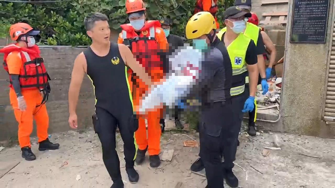 快新聞／消波塊卡浮屍！40歲黑衣男陳屍萬里漁港　警追查身分中