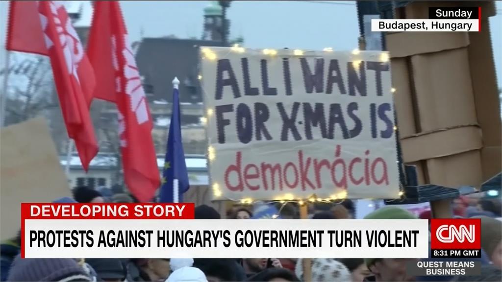 匈牙利勞動法增加班時數 群眾抗議示威